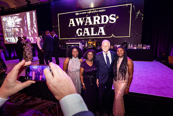 AwardsGala_08022024_MooreshotsLLC-64