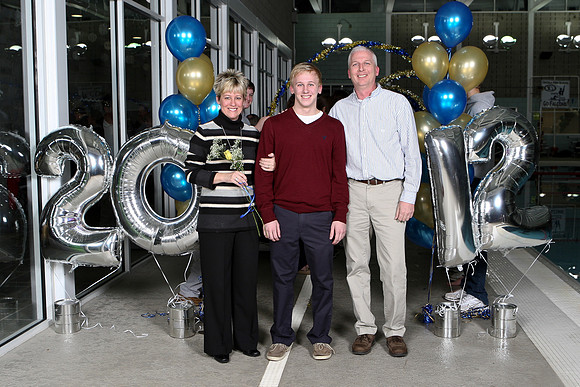 KLM_DHS Swim_01202011-005