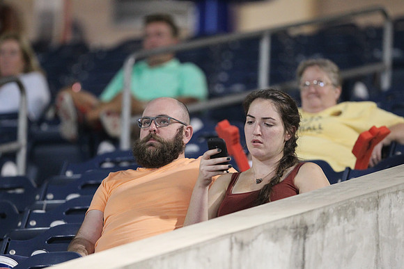 Fans_09102016_KarlLMoore-3