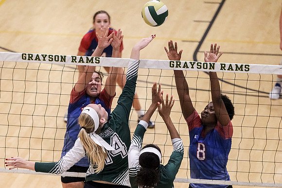 PRVolleyball_10112017_KarlLMoore-33