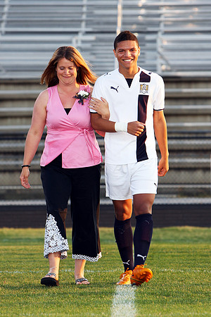KLM_DHS Senior Night 2010_057