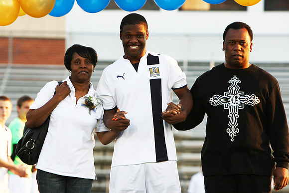 KLM_DHS Senior Night 2010_053