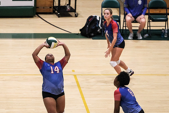 PRVolleyball_10112017_KarlLMoore-52