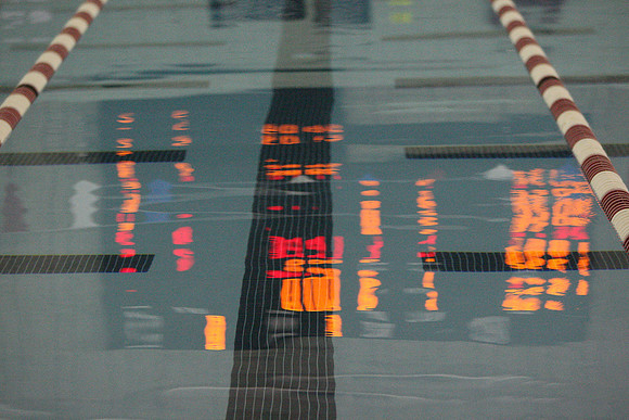 KLM_DHS Swim_01202011-085