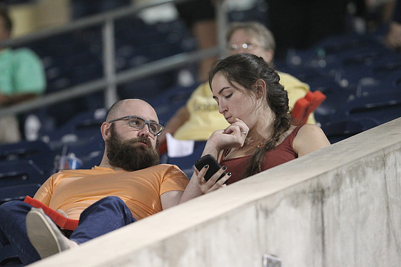 Fans_09102016_KarlLMoore-1