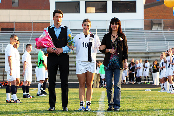 KLM_DHS Senior Night 2010_023