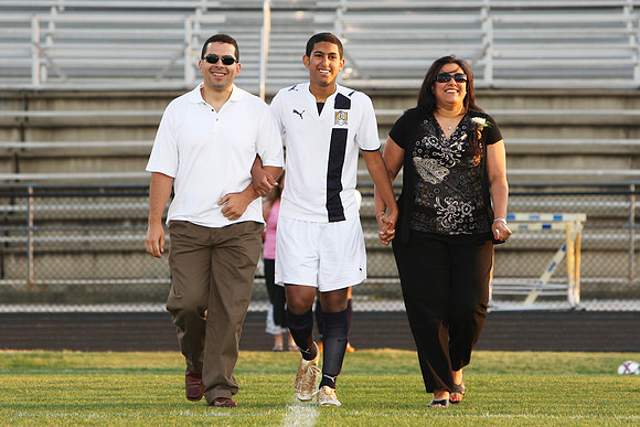 KLM_DHS Senior Night 2010_054