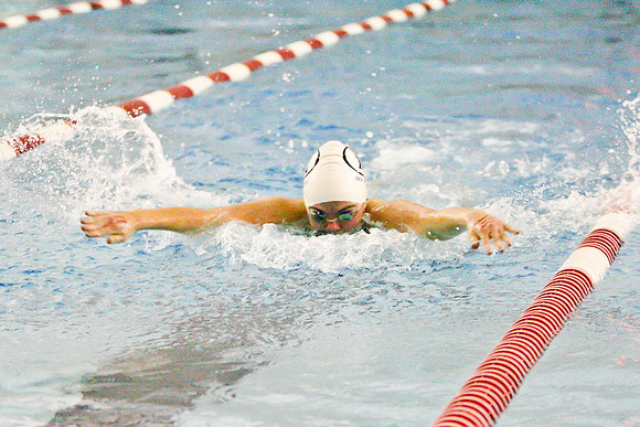 KLM_DHS Swim_01202011-026