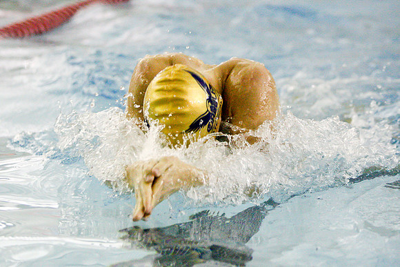 KLM_DHS Swim_01202011-011