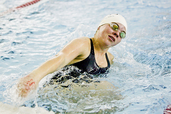 KLM_DHS Swim_01202011-027