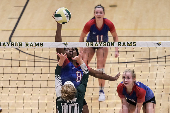 PRVolleyball_10112017_KarlLMoore-31