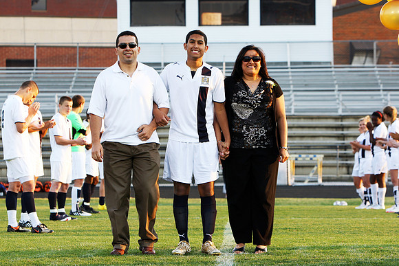 KLM_DHS Senior Night 2010_055