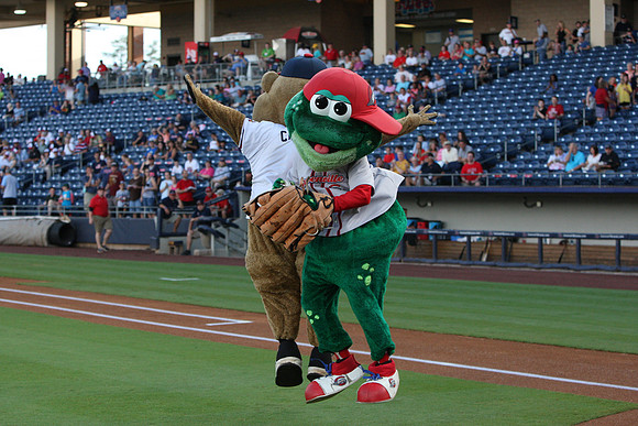 1stPitch_08202016_KarlLMoore-9