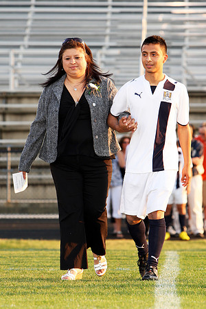 KLM_DHS Senior Night 2010_038