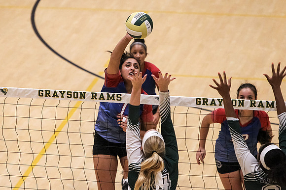 PRVolleyball_10112017_KarlLMoore-110