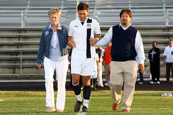 KLM_DHS Senior Night 2010_035