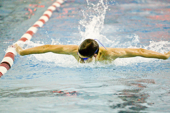 KLM_DHS Swim_01202011-086