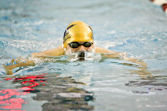 KLM_DHS Swim_01202011-045