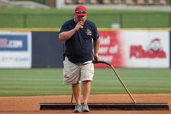 Groundscrew_04302016_KarlLMoore-1