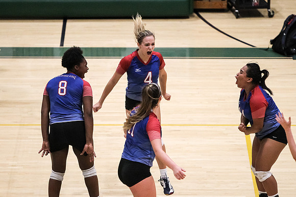 PRVolleyball_10112017_KarlLMoore-82