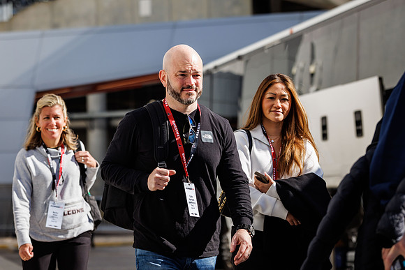 AF_20241116_PartnerFlyaway_KM-110