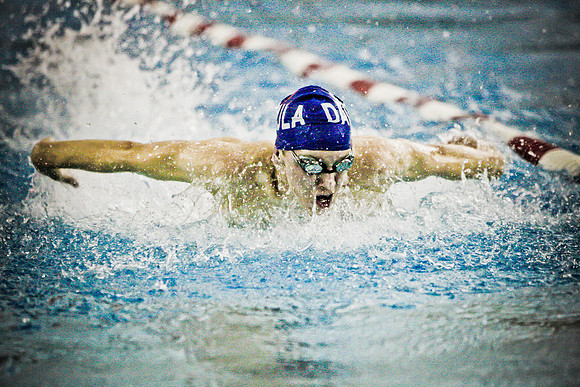 KLM_DHS Swim_01202011-012
