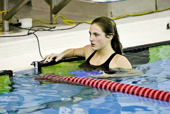 KLM_DHS Swim_01202011-056
