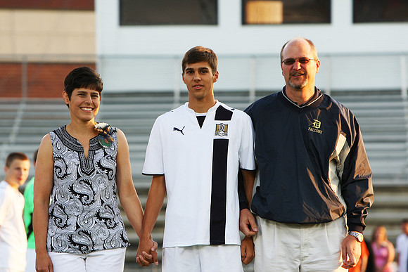 KLM_DHS Senior Night 2010_044