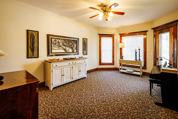 Russellville Interior_04292024_MooreshotsLLC-2