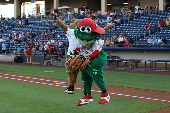 1stPitch_08202016_KarlLMoore-10