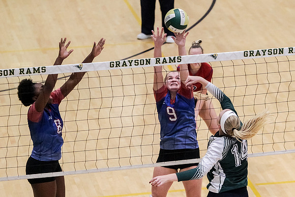 PRVolleyball_10112017_KarlLMoore-44