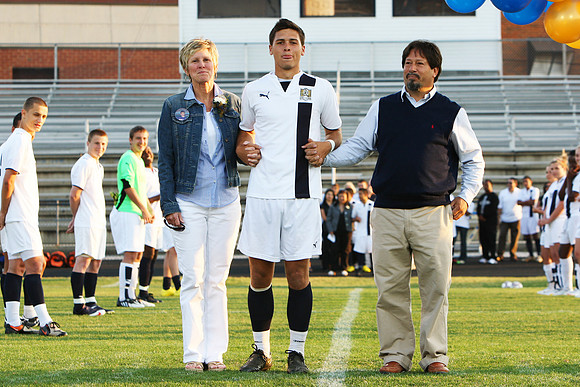 KLM_DHS Senior Night 2010_036