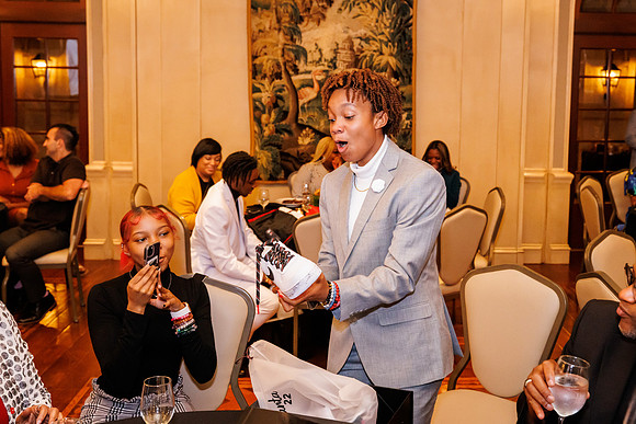 CelebrationDinner_10042022_KarlLMoore-151