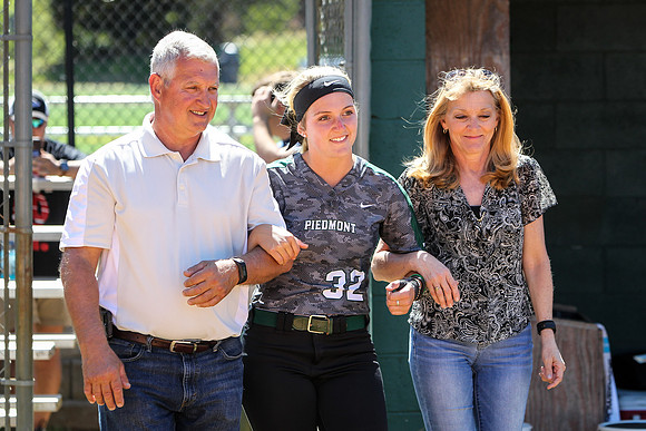 SrSoftball_04022017_KarlLMoore-17