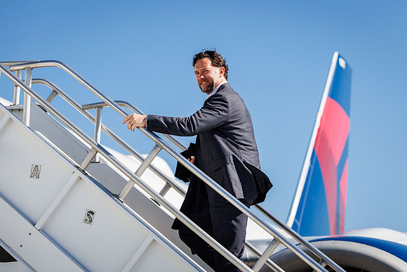 AF_20241116_PartnerFlyaway_KM-148