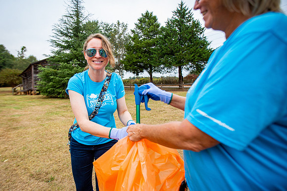 JMFAMILY_20190928_HurricaneShoalsParkCleanUp_SB1_2778