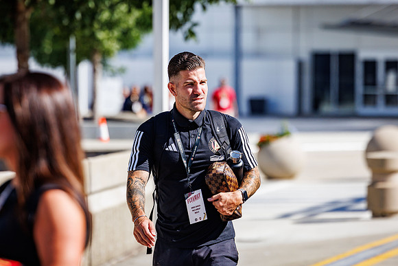 ATLUTD_20240622_Flyaway_KM-111
