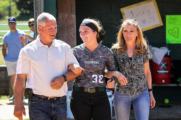 SrSoftball_04022017_KarlLMoore-18