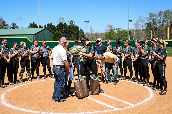 SrSoftball_04022017_KarlLMoore-28