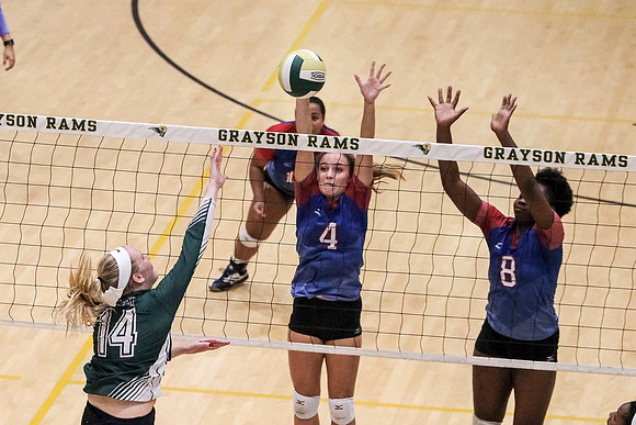 PRVolleyball_10112017_KarlLMoore-49