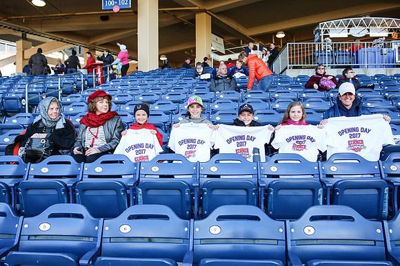 Fans_04062017_KarlLMoore-6